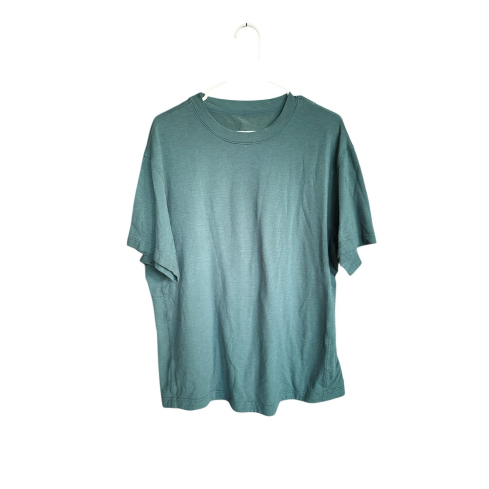Men’s relaxed fit training Lululemon shirt